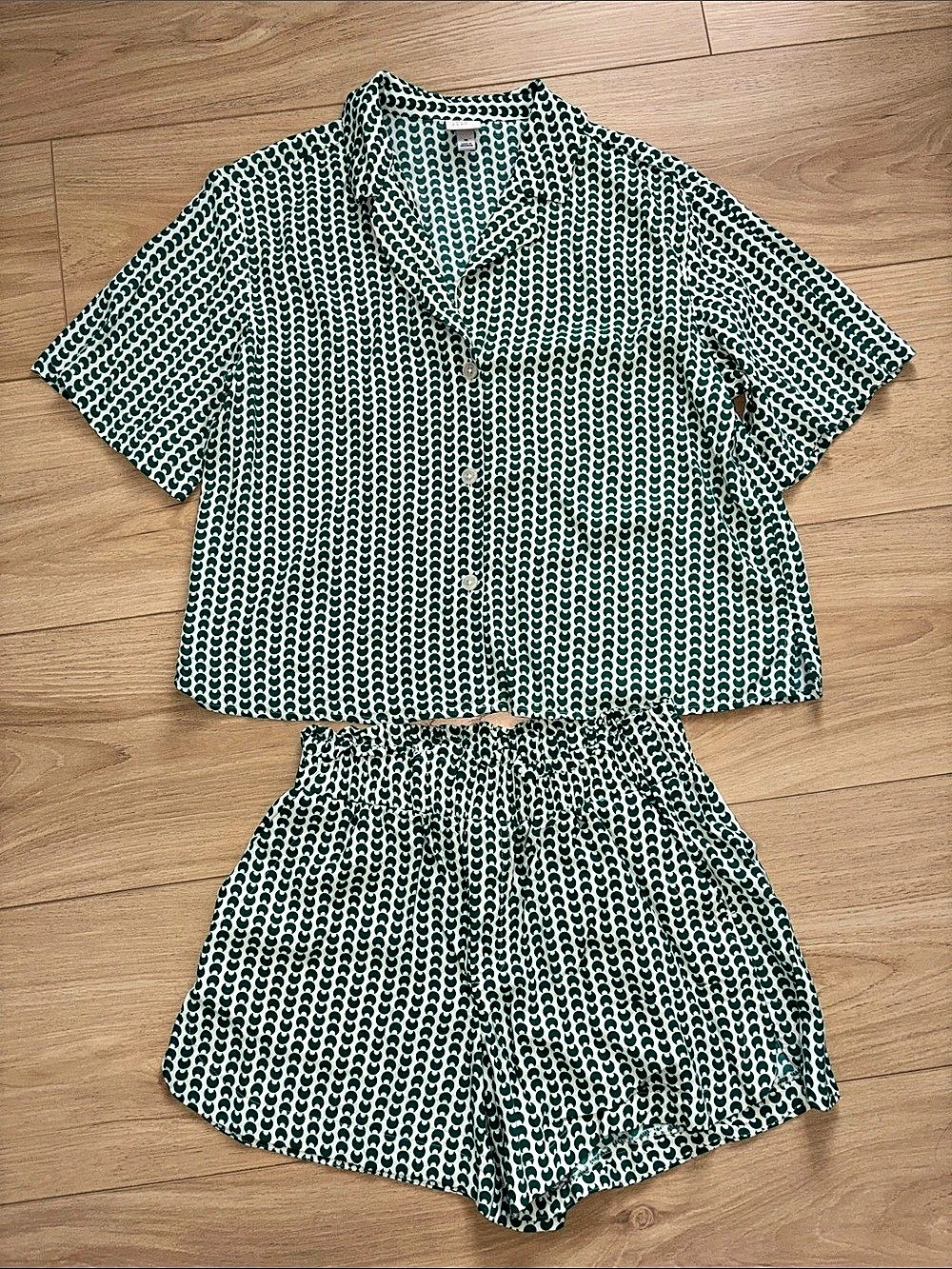 a.new.day Short Sleeve Button Down Camp Shirt and Shorts Set Green & White Size